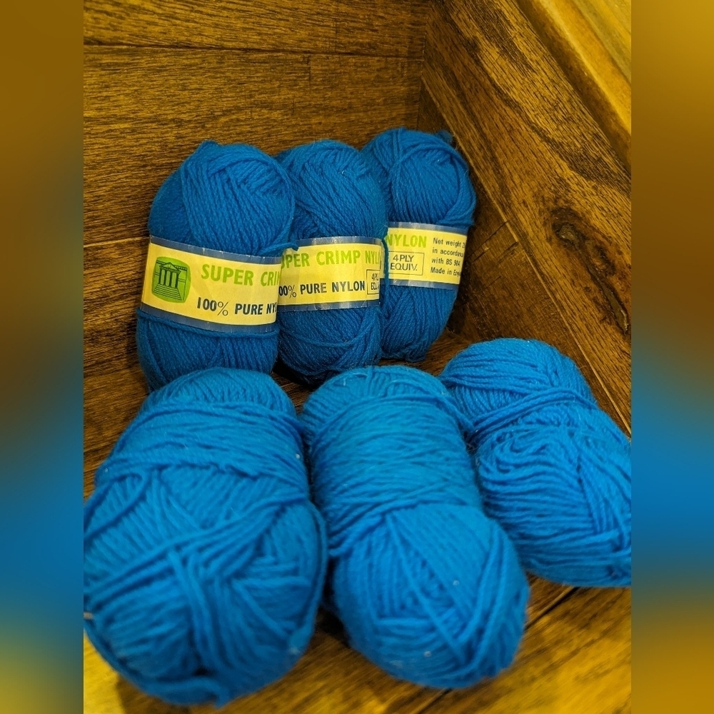 Vintage Yarn  6 skiens Super Crimp 100% pure Nylon made in England